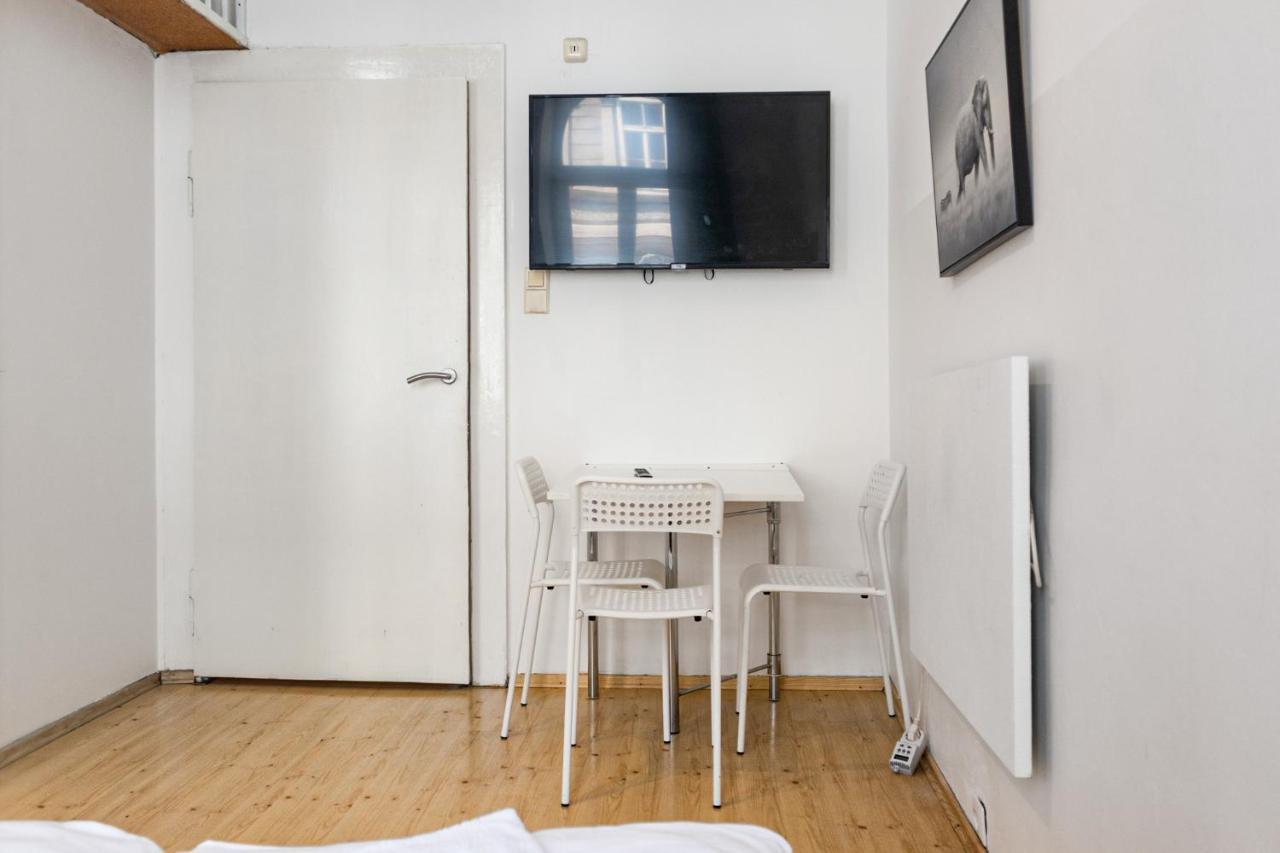 Attractive Apartment Near Wiener Stadthalle Exterior photo